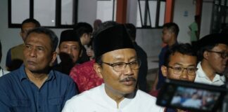 Menteri Sosial (Mensos) RI Saifullah Yusuf saat mengunjungi Sekolah Rakyat di Jombang./bongkah.id/Karimatul Maslahah/