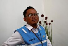 Manager PLN ULP Jombang, Dwi Wahyu Cahyo Utomo saat dimintai keterangan./bongkah.id/Karimatul Maslahah/