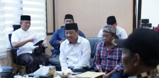 Aktivis FRMJ saat melakukan audiensi dengan pemkab Jombang./bongkah.id/Karimatul Maslahah/