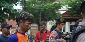 Pelaku asal Mojokerto saat diamankan di Polres Jombang. Bongkah.id/Karimatul Maslahah/