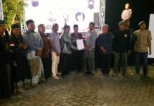 Penyerahan tanda tangan dukungan pendaftaran Prasasti Kusambyan untuk ditetapkan sebagai cagar budaya./bongkah.id/Karimatul Maslahah/