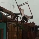 atap milik warga Jombang usai diterjang angin kencang./bongkah.id/Karimatul Maslahah/