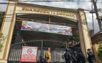 Ledakan di Masjid SMAN 72 Jakarta Lukai 20 Orang, Polisi Temukan Senjata Rakitan dan Molotov Foto ist (Pos Kota)