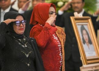 Air Mata di Istana Negara, Keluarga Marsinah Terharu Saat Sang Pejuang Buruh Ditetapkan Pahlawan Nasional