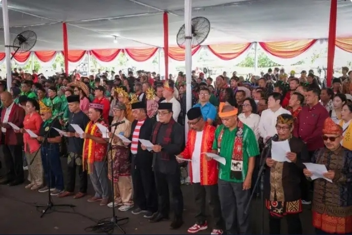 Deklarasi Surabaya Bersatu yang digelar di halaman Balai Kota Surabaya, Rabu (31/12/2025).