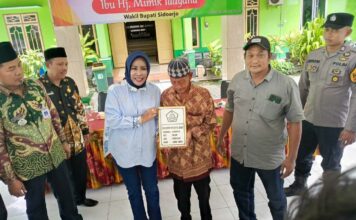 Kakek Pemulung Dapat Rumah Baru dari Pemkab Sidoarjo
