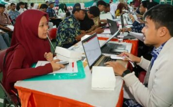 Pemkot Surabaya Ubah Skema Penyaluran Beasiswa SMA, Banyak Kasus Tunggakan Biaya Sekolah