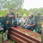 Ketika Gombloh Wafat, Pemujanya Merasa Kiamat (2)