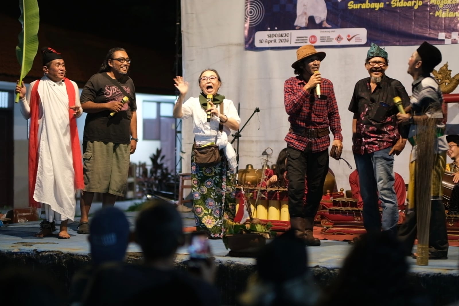 Pendekatan Ludruk Besutan tak sekadar tontonan, tetapi pengalaman kolektif yang mengajak penonton tidak hanya tertawa, tetapi juga berpikir dan merasakan.