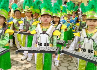 HUT ke-21 SMK Negeri 1 Jetis berlangsung meriah lewat lomba drum band anak yang diikuti 31 grup.