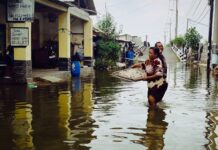 Banjir rob merendam empat desa pesisir di Sedati, Sidoarjo