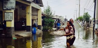 Banjir rob merendam empat desa pesisir di Sedati, Sidoarjo