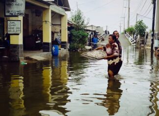 Banjir rob merendam empat desa pesisir di Sedati, Sidoarjo