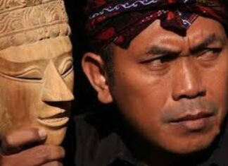 Heri ‘Lento’: Menyangkal Bung Karno Lahir di Surabaya Sama dengan Membantah Arsip Sejarah Heri Lento menegaskan berbagai arsip sejarah primer membuktikan Bung Karno lahir di Surabaya.