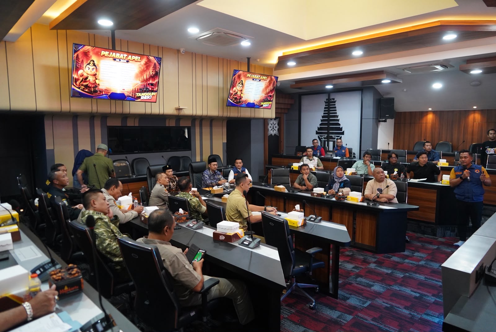 Wabup Mojokerto Luncurkan Tangguh Rek Tanggap Karhutla Wabup Mojokerto Moch. Rizal Octavian buka gladi kesiapsiagaan Karhutla dan laka air sekaligus luncurkan inovasi Tangguh Rek dan Mojo Mandala.