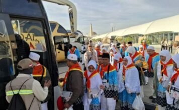 Tiga Jemaah Haji Sumenep di Madinah Tidak Terlantar, Tapi Pindah Hotel Resmi PPIH bongkar fakta asli isu 3 jemaah haji Sumenep terlantar di Madinah. Kamar Hotel Jiwar Al-Madina sudah siap