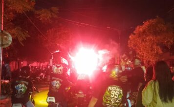 HUT ke-99 Persebaya Diserbu Ribuan Bonek, Konvoi hingga Dini Hari Bikin Sejumlah Jalan Surabaya Macet Ribuan Bonek Padati Tambaksari Rayakan HUT ke-99 Persebaya, Lalu Lintas Surabaya Lumpuh di Sejumlah Titik