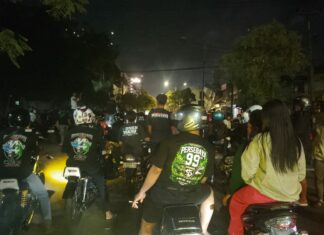 Bonek dan Bonita menjadi bagian penting dalam sejarah Persebaya Surabaya. Dari lahirnya budaya Bondho Nekat hingga perjuangan menyelamatkan identitas klub saat masa dualisme.