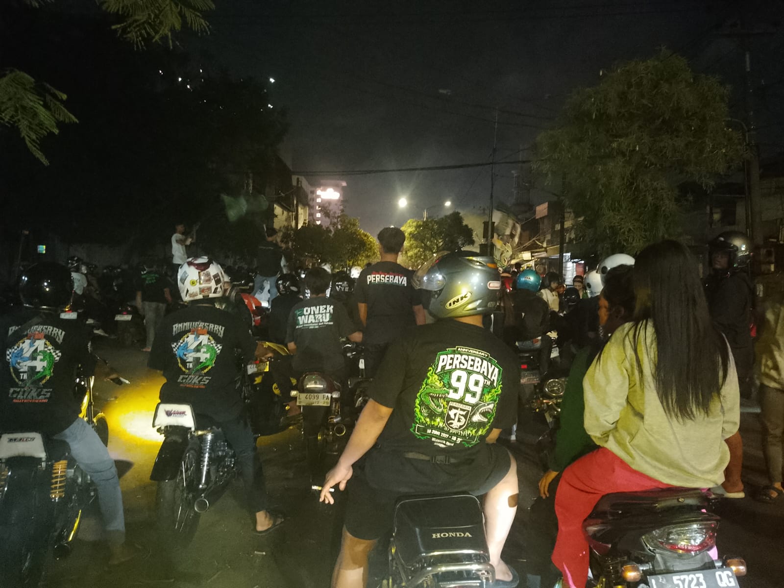 Persebaya Surabaya Bonek dan Bonita menjadi bagian penting dalam sejarah Persebaya Surabaya. Dari lahirnya budaya Bondho Nekat hingga perjuangan menyelamatkan identitas klub saat masa dualisme.