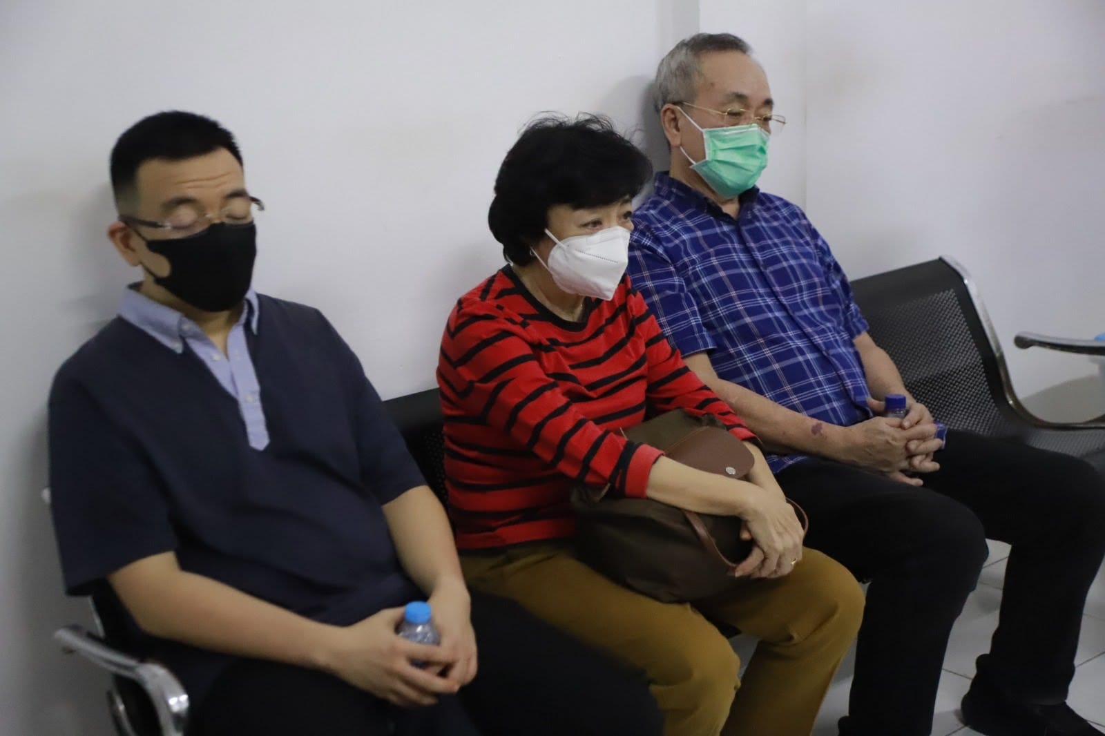 Tiga bersaudara, Teddy Wijaya, Debby Wijaya, dan Benny Wijaya dari PT Semar Permata Emas Mulia (SPEM) yang diduga terlibat dalam kasus pencucian uang Minerba.
