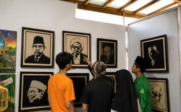 Muktamar NU ke-35, Lukisan Pasir Jombang Jadi Daya Tarik Seni dan Budaya Lokal